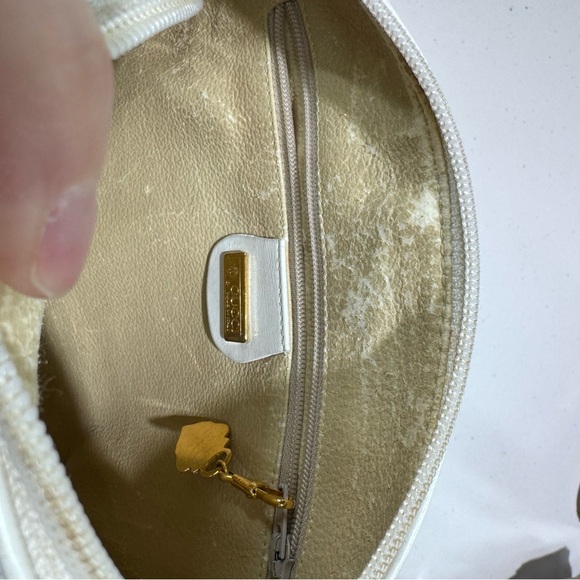 Vintage GUCCI White GG Monogram Coated Canvas Small Shoulder Crossbody Bag - Picture 5 of 16